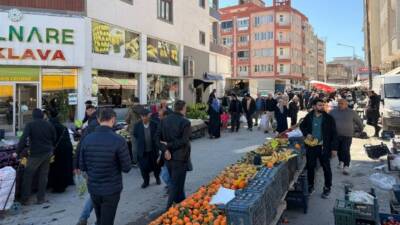 Adıyaman'da pazarlarda artan fiyatlar nedeniyle pazar ile market arasındaki fiyat