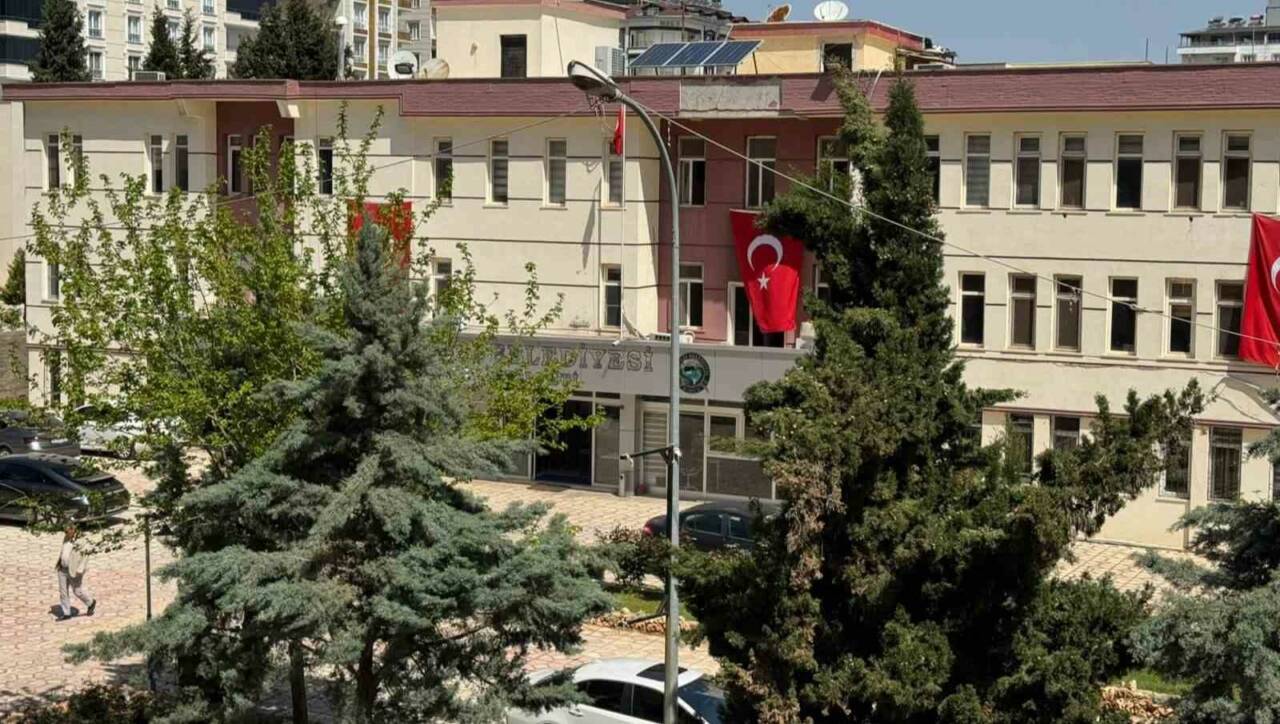 Emniyet Genel Müdürlüğü, Şanlıurfa’nın Halfeti ilçe belediyesine yönelik gerçekleştirilen operasyonun