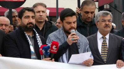 Adıyaman’da Filistin Dayanışma Platformu öncülüğünde bir araya gelen vatandaşlar, İsrail’in