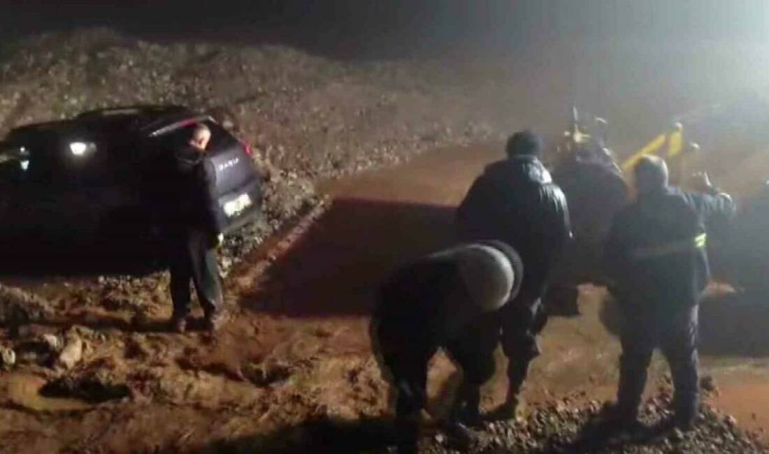 Şırnak’ın Silopi ilçesine bağlı Aksu Köyü’nde etkili olan şiddetli yağış