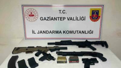 Gaziantep'te jandarma ekipleri, son bir ayda gerçekleştirdiği operasyonlarda 23 ruhsatsız