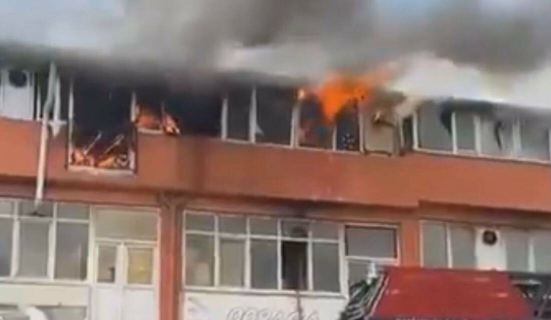 Gaziantep'in GATEM Sayacılar Sanayi Sitesi'ndeki bir ayakkabı imalathanesinde çıkan yangın,