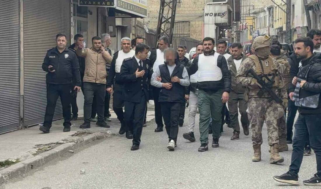 Gaziantep’te çok sayıda suçtan aranan ve polisin ‘teslim ol’ çağrılarına