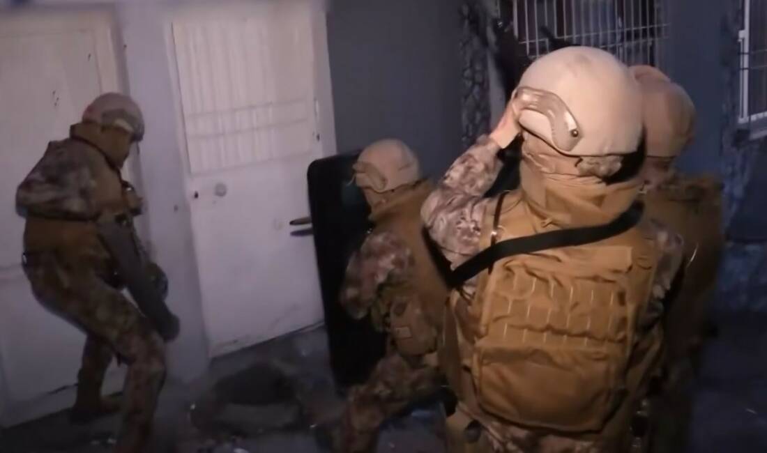 Gaziantep’te bilişim sistemlerinin kullanılması suretiyle dolandırıcılık yapan ve banka hesaplarında