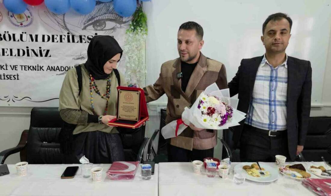 Diyarbakır’ın Ergani ilçesinde Kız Mesleki ve Teknik Anadolu Lisesi moda