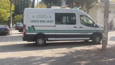 Gaziantep’te kanalizasyon hattında çalışırken yaşanan göçük sırasında toprak altında kalarak