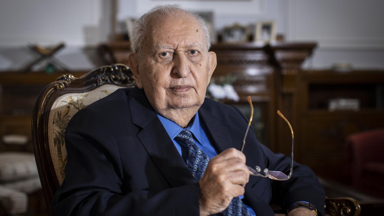 Türk siyasetinin önemli isimlerinden, eski TBMM Başkanı Hüsamettin Cindoruk tedavi