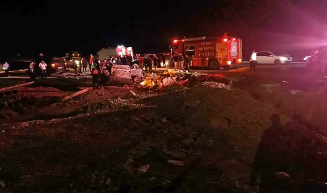 Adıyaman’da iki otomobilin çarpışması sonucu meydana gelen kazada 1’i ağır,