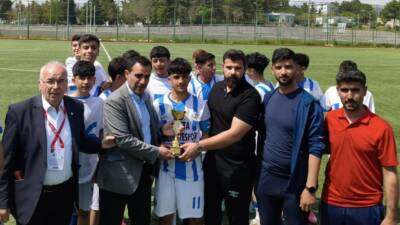 Kahta Belediyespor U-15 takımı, Adıyaman U-15 Ligi’nde sergilediği üstün performansla