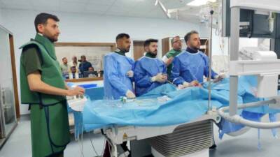 Adıyaman’ın Kâhta Devlet Hastanesi bünyesinde kurulan anjiyo ünitesinde ilk hasta