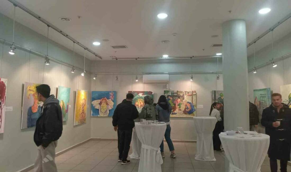 Adıyaman’ın Kahta ilçesinde, Kütüphane Haftası etkinlikleri kapsamında Resim Öğretmeni Rukiye