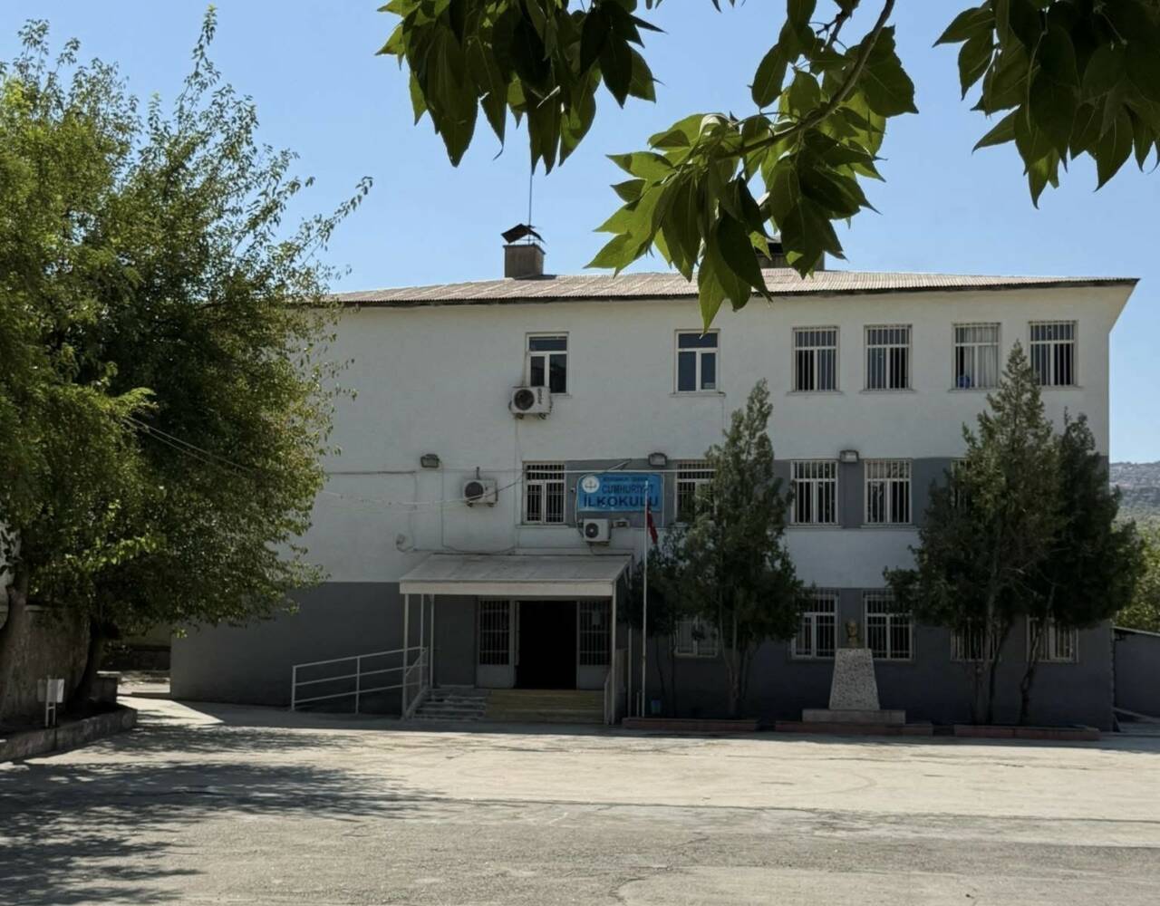 Diyarbakır’ın Çermik ilçesinde ilkokul 1. sınıf öğrencisi 6 yaşındaki çocuk,