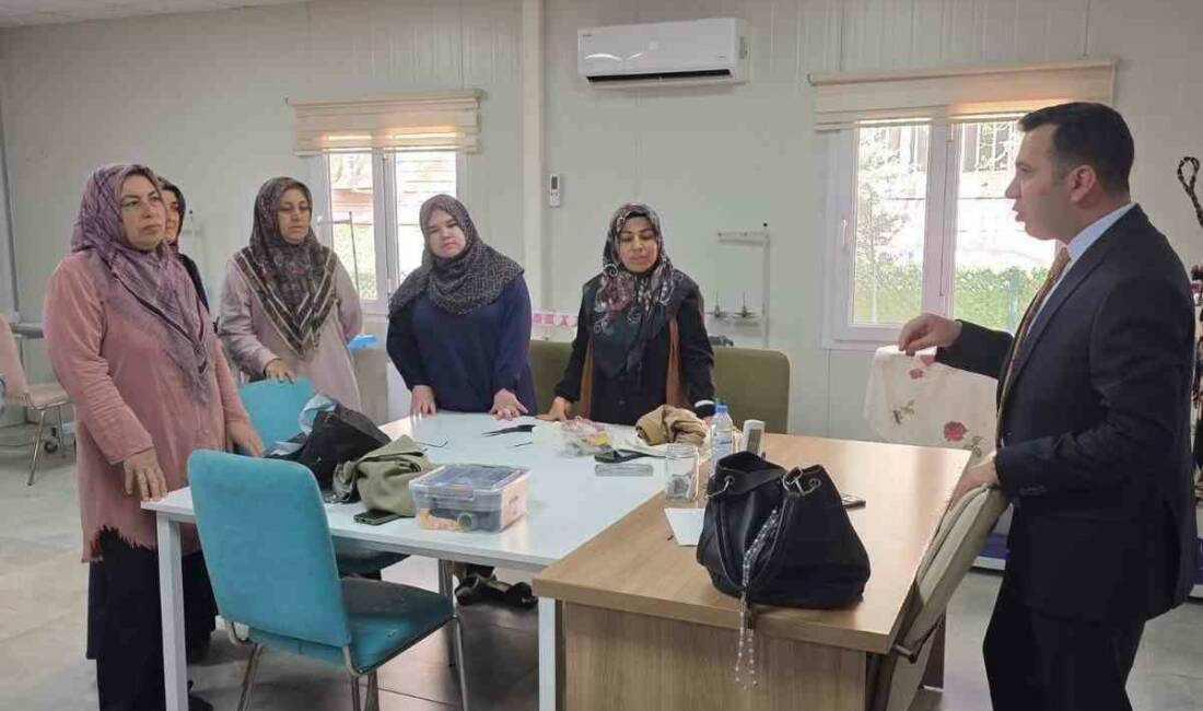 Adıyaman’ın Gölbaşı Kaymakamı Kadir Algın, Aile Destek ve Eğitim Merkezi’nde