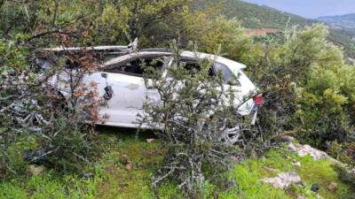 Gaziantep’te kontrolden çıkarak uçuruma yuvarlanan otomobilin sürücüsü hayatını kaybetti.