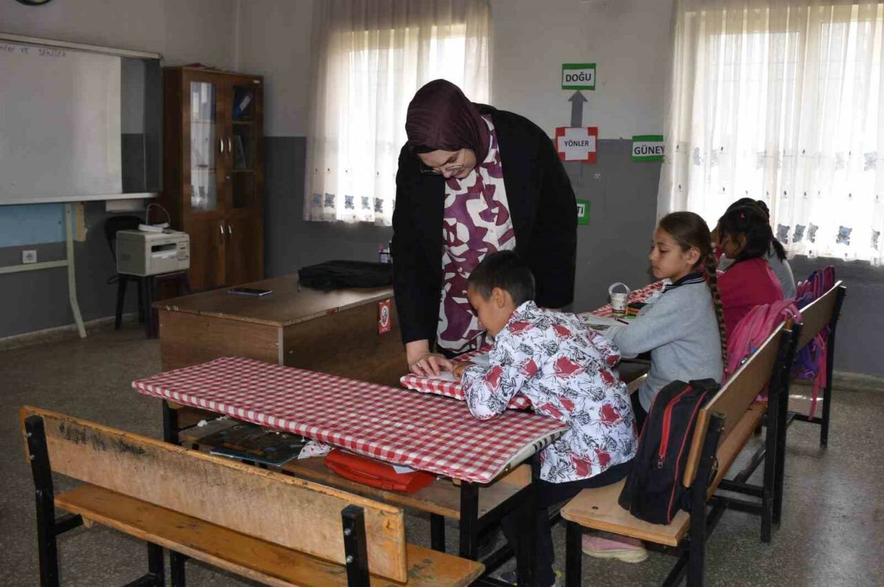 Gaziantep’te 3 yıl önce Ekinli Köyü İlkokulu’na müdür ve öğretmen