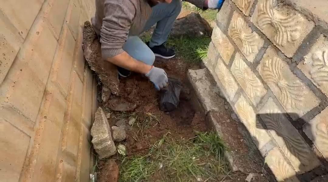 Mezarlıkta gömülü halde bulunan 2 kilo 378 gram eroinle ilgili