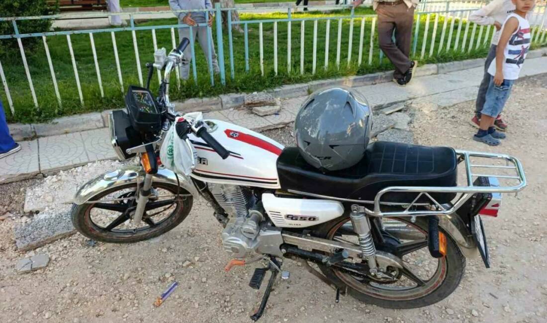 Adıyaman’da motosiklet ile bisikletin çarpışması sonucu 2 kişi yaralandı.