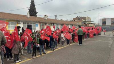 Şanlıurfa’nın Siverek ve Kahramanmaraş’ta yaşanan okul saldırılarının ardından Ceylanpınar’da öğrenciler