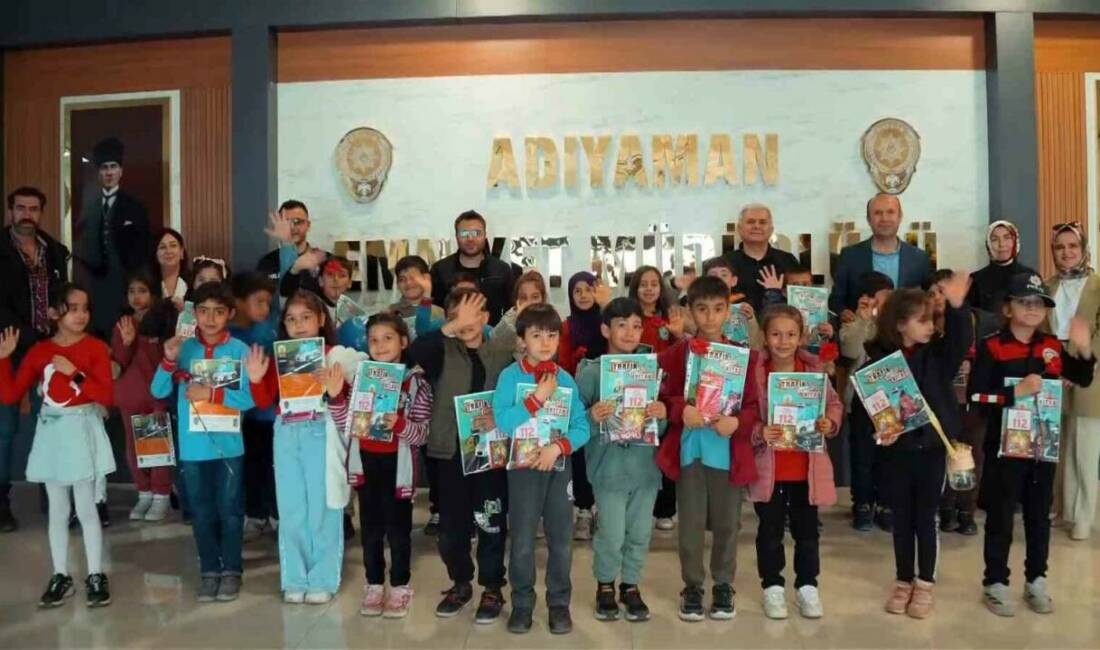 Adıyaman’da Polis Haftası kapsamında ilkokul öğrencileri, emniyet müdürlüğünü ziyaret ederek