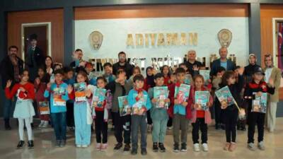 Adıyaman’da Polis Haftası kapsamında ilkokul öğrencileri, emniyet müdürlüğünü ziyaret ederek