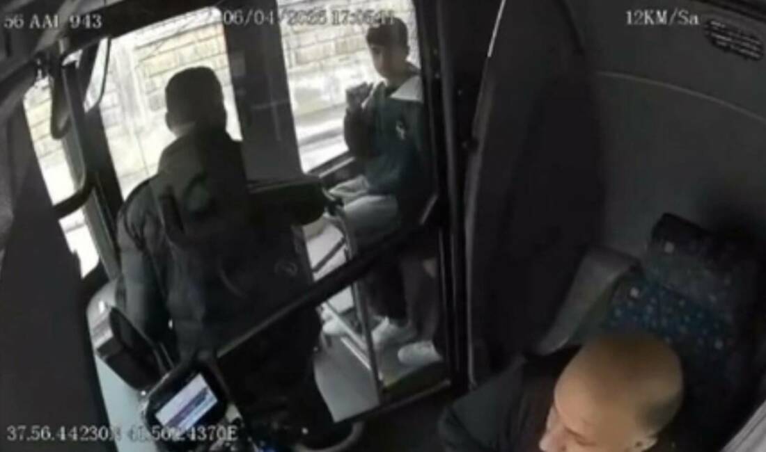 Siirt’te belediyeye ait toplu taşıma aracında fenalaşan yolcu, otobüs şoförünün