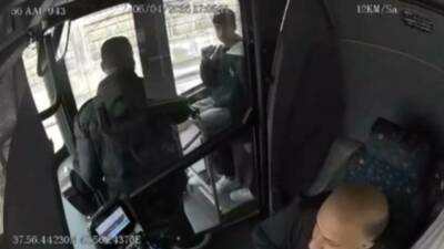 Siirt’te belediyeye ait toplu taşıma aracında fenalaşan yolcu, otobüs şoförünün