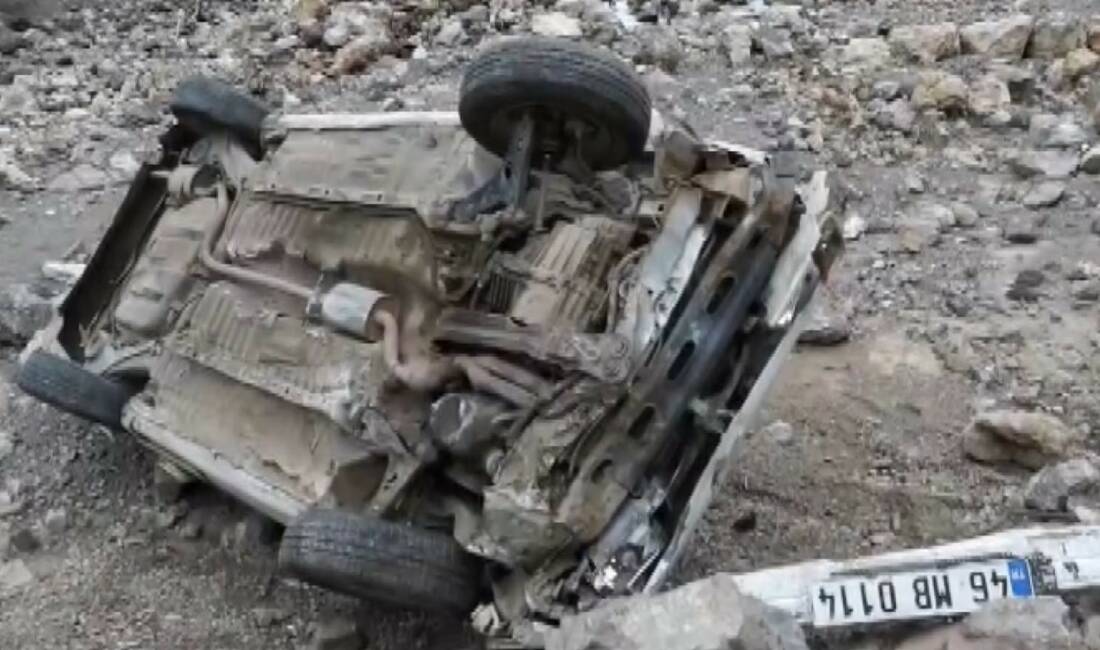 Gaziantep'in İslahiye ilçesinde bir otomobil, sürücüsünün direksiyon hakimiyetini kaybetmesi sonucu