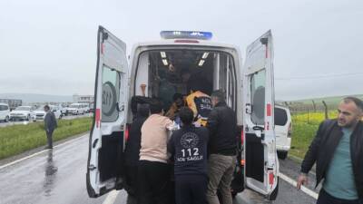 Siirt’in Kurtalan ilçesinde otomobil ile kamyonetin çarpışması sonucu 2 kişi