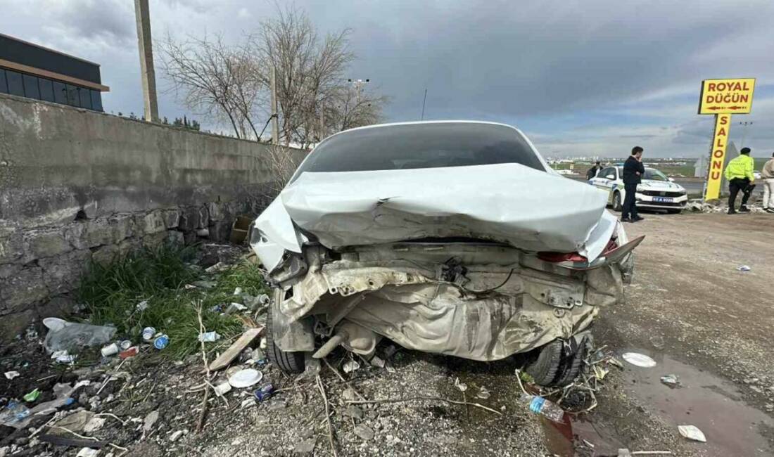 Şanlıurfa’nın Siverek ilçesinde otomobilin yayaya çarpması sonucu meydana gelen trafik