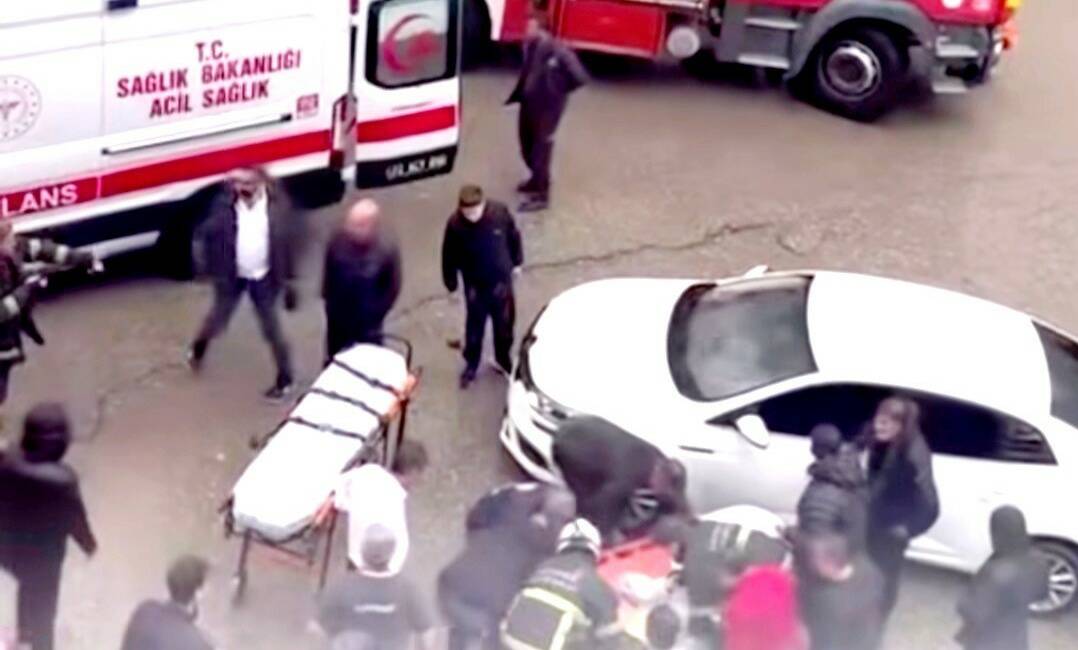 Yolun karşısına geçmeye çalışan 25 yaşındaki Ö.D., E.E. yönetimindeki otomobilin