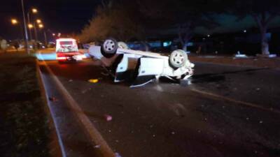Şanlıurfa’nın Haliliye ilçesinde iki otomobilin çarpışması sonucu meydana gelen trafik