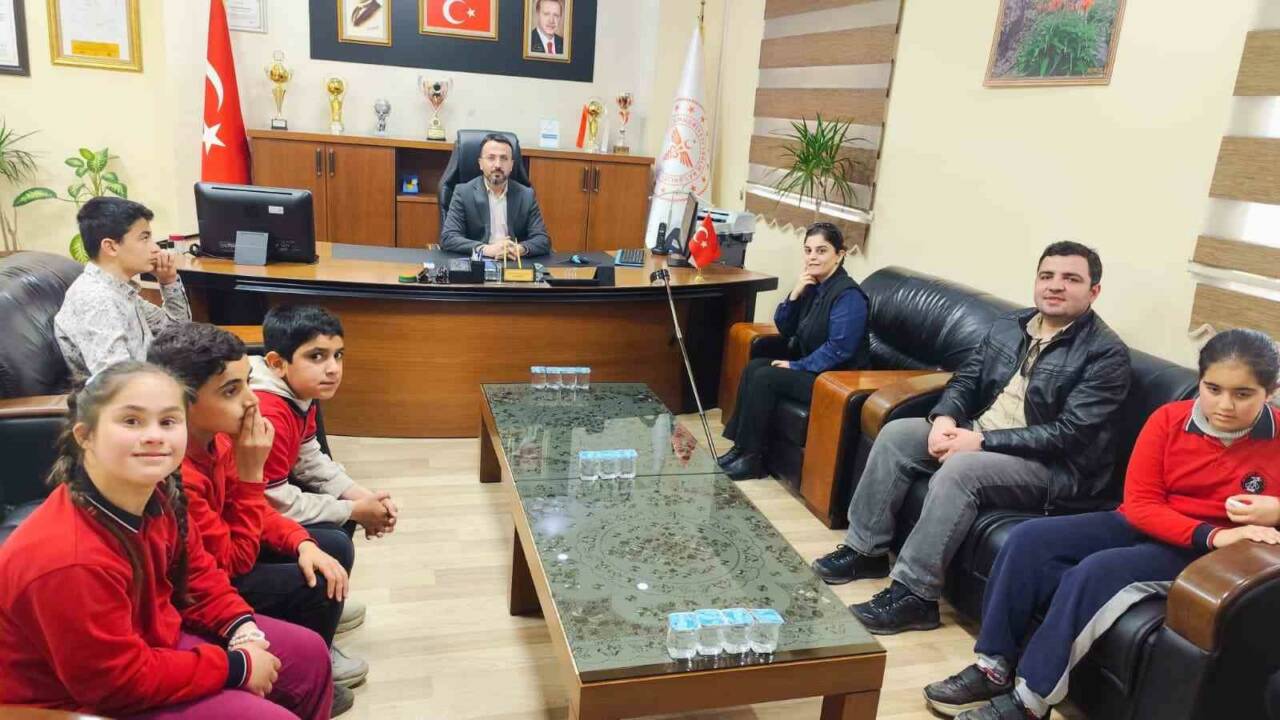 Adıyaman’ın Kahta ilçesinde, Kahta Mevlana Ortaokulu Özel Eğitim Sınıfı öğrencileri,