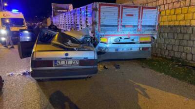 Mardin’in Yeşilli ilçesinde park halindeki tıra çarpan otomobilde bulunan 5