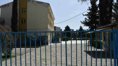 Şanlıurfa’nın Siverek ilçesinde silahlı saldırı olayının yaşandığı lise başta olmak