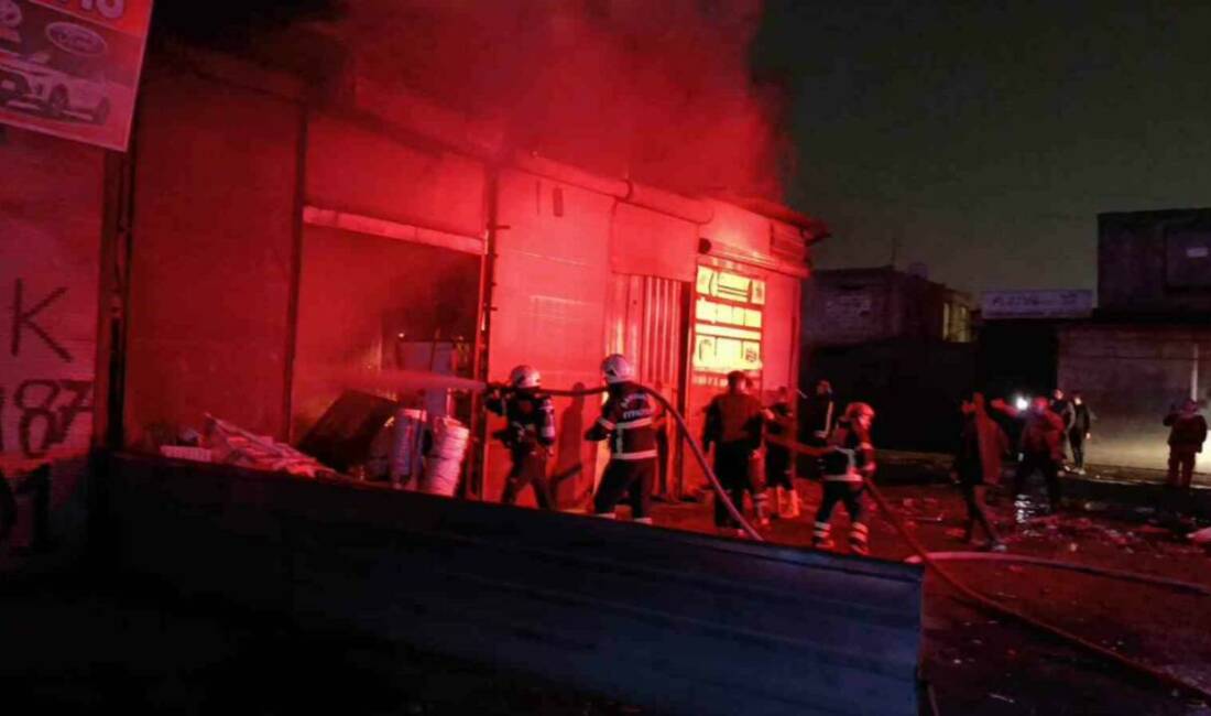 Şanlıurfa'da bir hurdacı dükkanında çıkan yangın, itfaiye ekiplerinin 2 saatlik