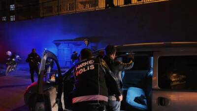 Şanlıurfa’da polis ekiplerince il genelinde gerçekleştirilen asayiş uygulamasında silah ve