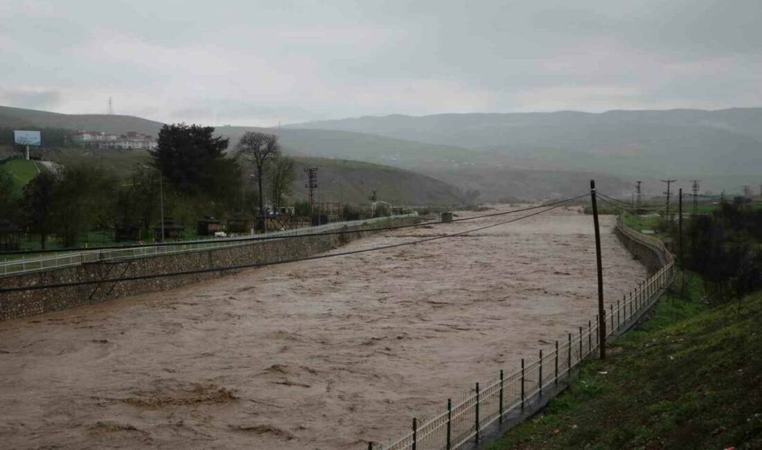 Siirt’te etkili olan sağanak yağışların ardından meydana gelen sel felaketinin