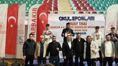 Diyarbakır’da düzenlenen Okul Sporları Gençler Muay-Thai Türkiye Şampiyonası’nda, Şanlıurfa’nın Siverek