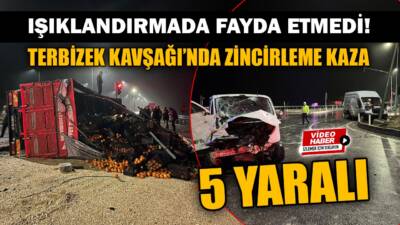 Adıyaman-Besni yol ayrımındaki Terbizek Kavşağı’nda meydana gelen zincirleme trafik kazasında