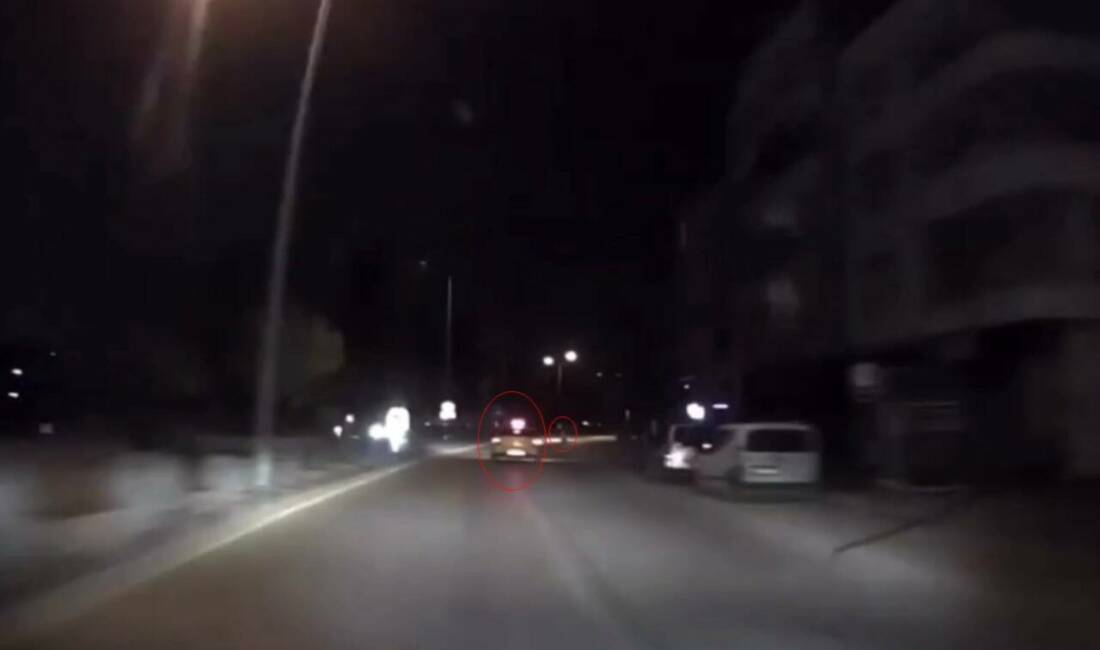 Gaziantep’te yolun karşı tarafına geçmek isteyen 21 yaşındaki genç kız,