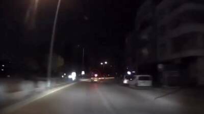 Gaziantep’te yolun karşı tarafına geçmek isteyen 21 yaşındaki genç kız,