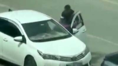 Gaziantep’te bir şahsın, trafikte tartıştığı başka bir şahsı aracında otururken