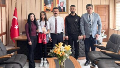 Adıyaman’ın Besni ilçesinde, Türkiye Kickboks Şampiyonası’nda birincilik elde eden Menessa