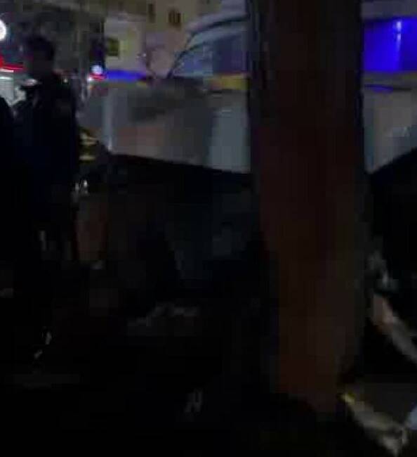 Diyarbakır’da yolcu minibüsü şoförü, yola çıkan yayaya çarpmamak için direksiyonu