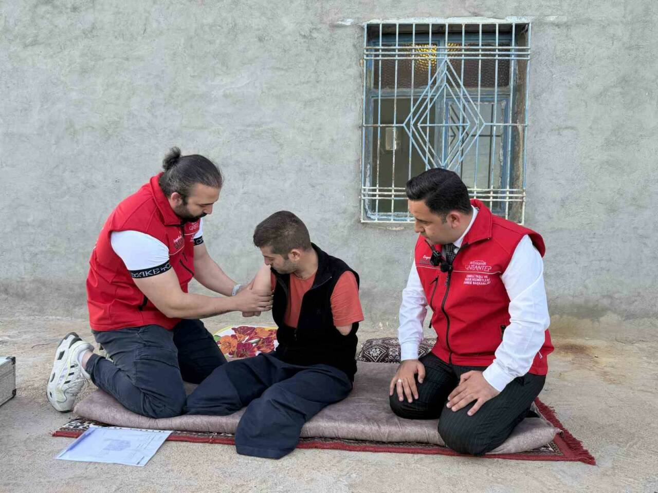 Şanlıurfa’nın Viranşehir ilçesinde geçirdiği iş kazasında iki kolunu ve iki