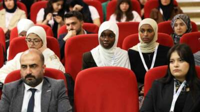 Gaziantep’te ilk kez düzenlenen ve uluslararası öğrenci diplomasisine yeni bir