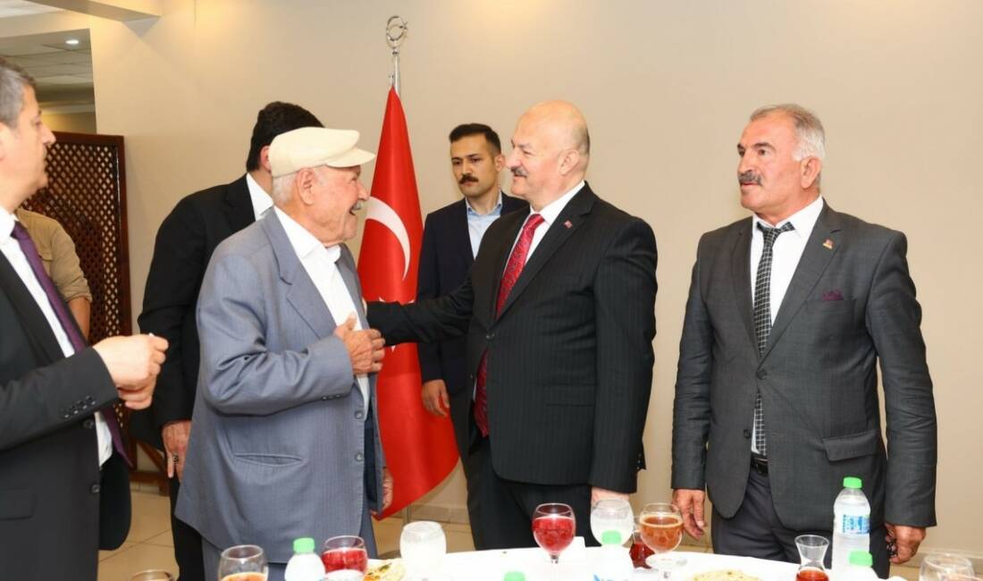 Adıyaman'da Kurban Bayramı dolayısıyla Polis Evi'nde düzenlenen bayramlaşma programında protokol