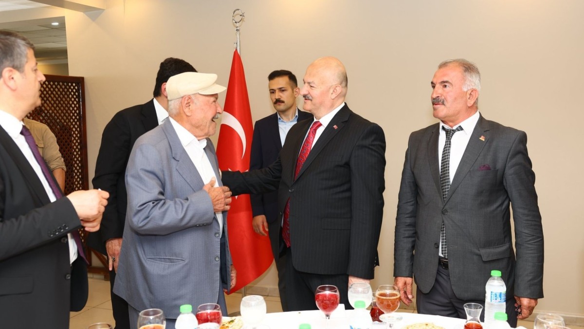 Adıyaman'da Kurban Bayramı dolayısıyla Polis Evi'nde düzenlenen bayramlaşma programında protokol