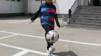 Diyarbakır Kayapınar Akşemsettin Ortaokulu Kız Futbol Takımı, namağlup şampiyonluklarla son