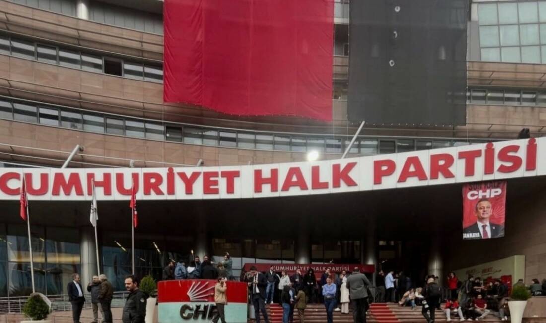 CHP Genel Merkezi'nde "mutlak butlan" tartışmaları sonrası başlayan nöbet eylemine